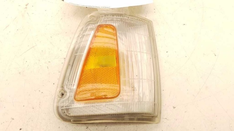 93 94 95 96 97 98 TOYOTA T100 LH Driver Corner/Park Light Park Lamp 81620-34010