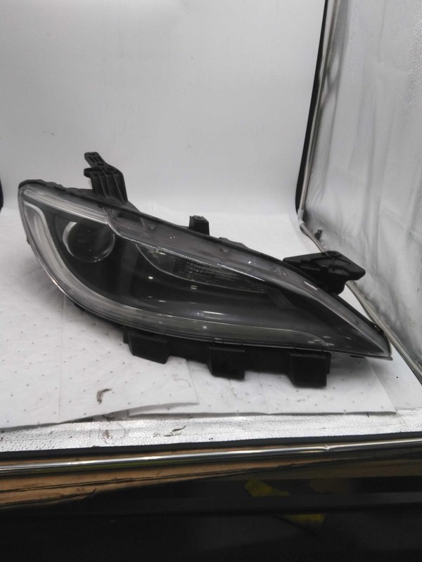 2015 Chrysler 200 Right Headlight Assembly Grey OEM Used, Scratches