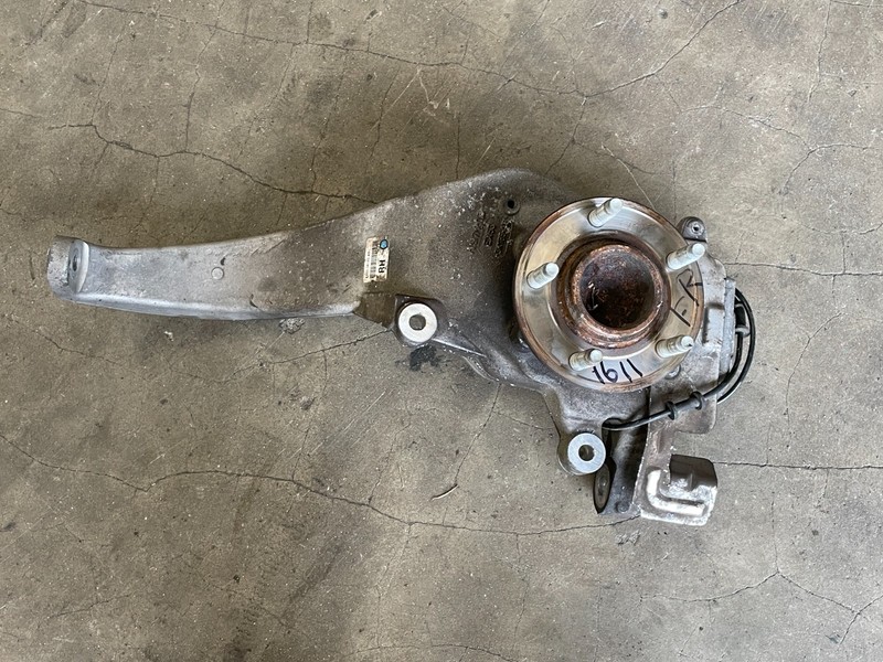 15 16 17 Jaguar F-Type Front Right Passenger Spindle Knuckle Hub RWD 1611 OEM