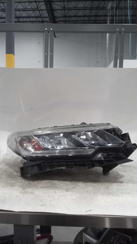 2016 Honda CR-V Right Headlight Assembly Blue OEM Used 64k Miles NJ25-16981