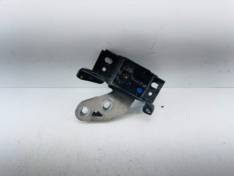 2018-2022 FORD ECOSPORT 4WD TRANSMISSION LEFT SIDE MOUNT SUPPORT BRACKET OEM