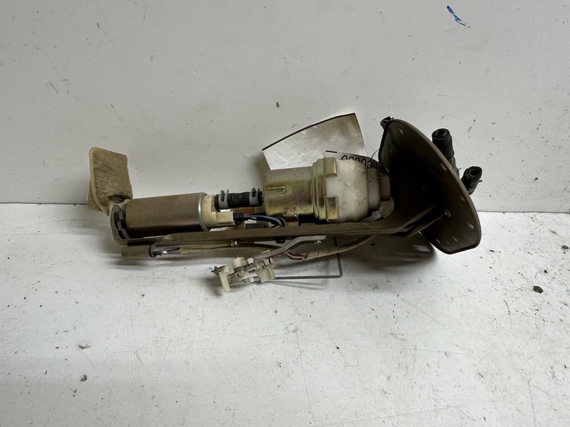 2005 Subaru Forester NON-Turbo Fuel Pump w Sending Unit & Bracket Oem