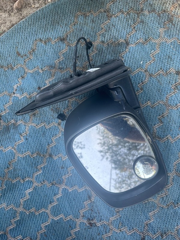 08-10 DODGE CARAVAN TOWN AND COUNTRY OEM LH DRIVER SIDE SILVER DOOR MIRROR