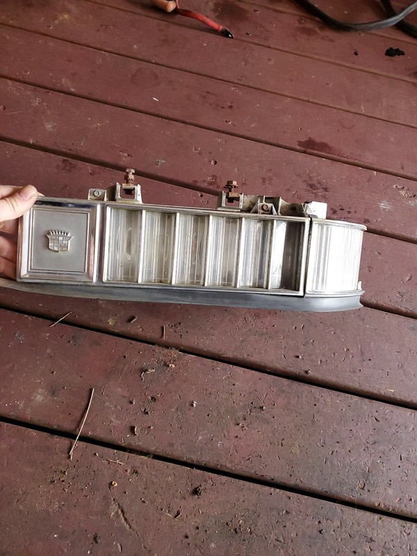 1969 DEVILLE RIGHT CORNER MARKER SIGNAL LIGHT OEM USED ORIGINAL GM PART 1970