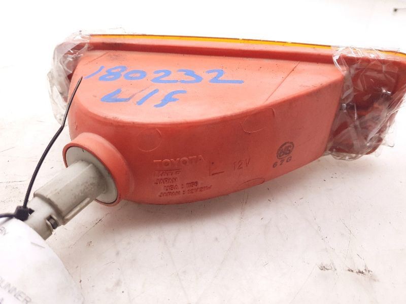 LH Corner/Park Light Park Lamp-turn Signal Fits 96-98 4 RUNNER 81520-35120