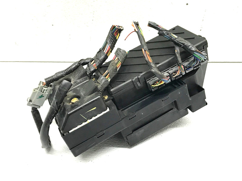 2000 Lincoln Navigator Fuse Box Relay OEM YL1T-14A067-AA