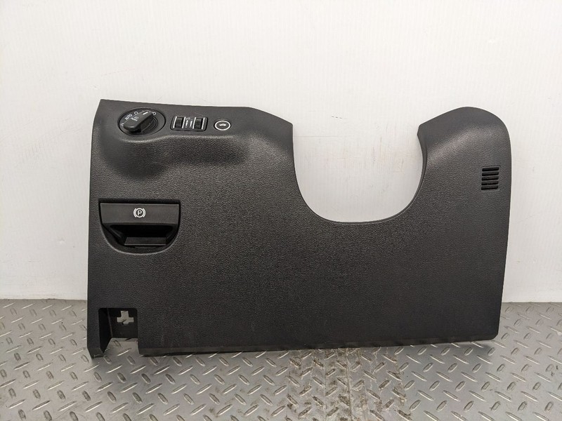 15-23 Dodge Challenger Scat Pack Driver Knee Bolster Dash Panel Trim 1187732