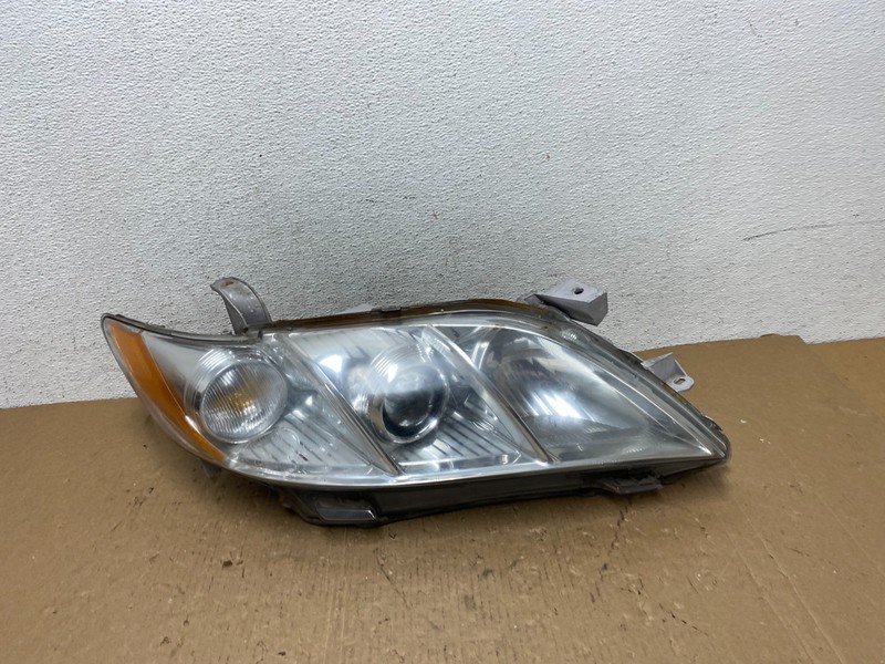 2007 - 2009 Toyota Camry Halogen Right Passenger Headlight AD8126 DW