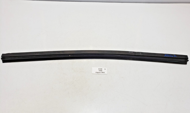 ✅97-04 OEM Jaguar XK8 Convertible Right Passenger Door Window Weatherstrip Seal