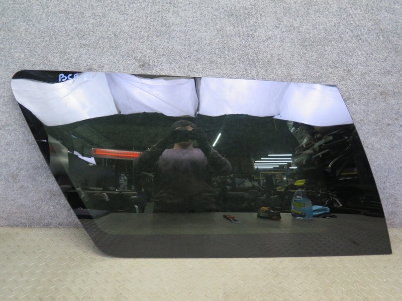 2007-2014 CADILLAC ESCALADE REAR LEFT QUARTER GLASS WINDOW