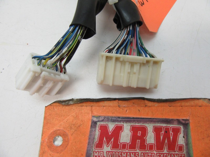 WIRE PLUG CONNECTOR OFF TEMPERATURE CONTROL UNIT PIG TAIL HARNESS END CLIP AUTO