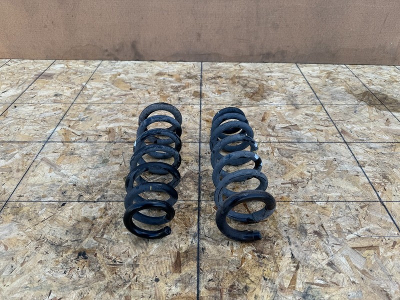 KIA STINGER 2018-2023 OEM REAR LEFT AND RIGHT COIL SPRINGS SPRING ASSEMBLY