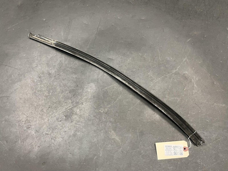 Rear Left Door Window Belt Molding 2020 GMC Acadia 84190177 2017 2018 - 2023 X