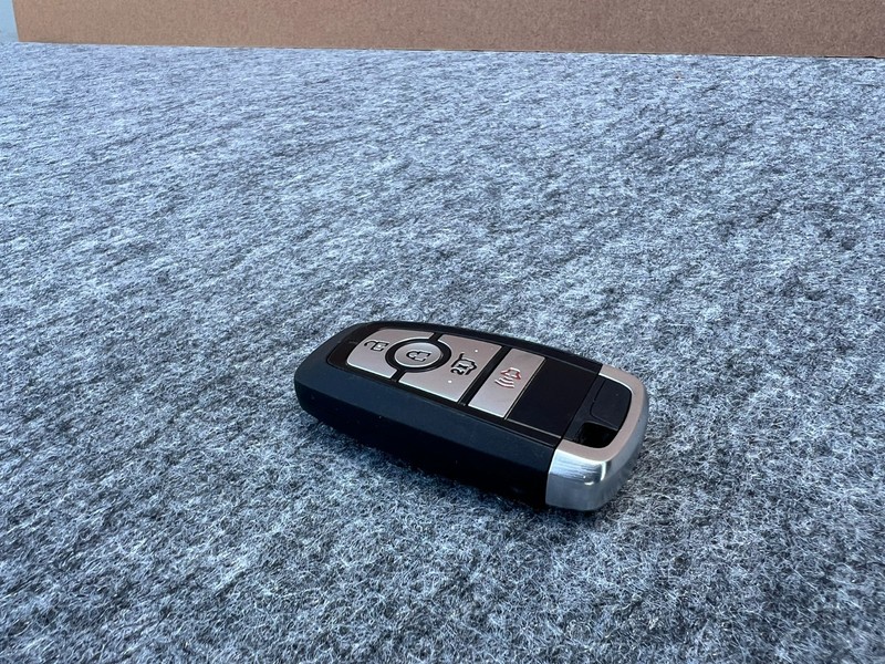 FORD MUSTANG MACH-E 21-25 OEM KEYLESS KEY FOB REMOTE CONTROL ASSEMBLY