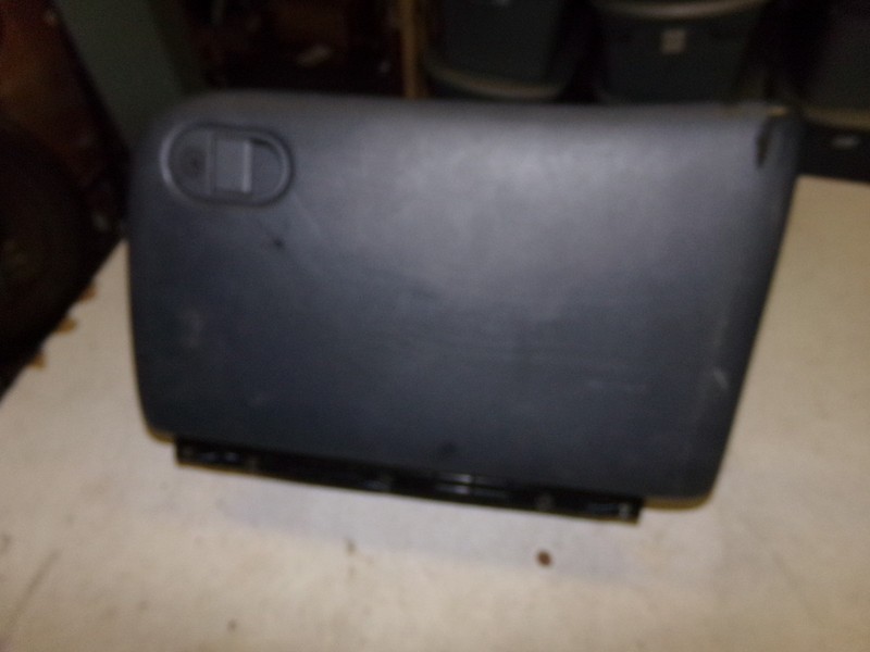 2001 Pontiac Grand Prix Glove Box 16754698 *FREE SHIPPING*