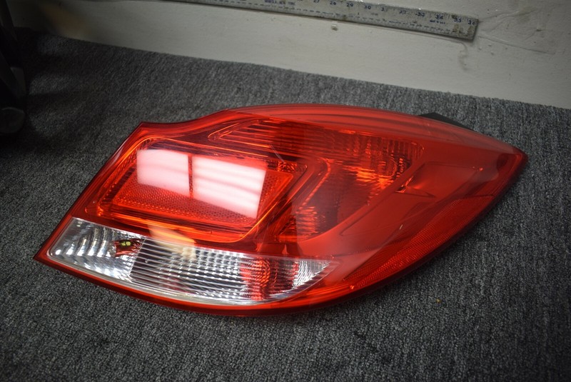 2011-2013 BUICK REGAL RIGHT SIDE TAIL LIGHT FACTORY OEM