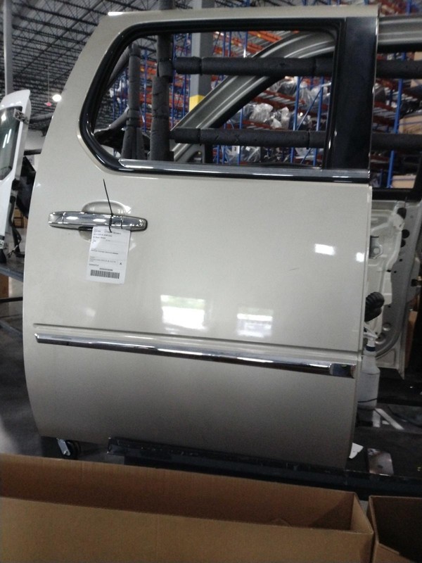 2014 Cadillac Escalade ESV Right Rear Door Tan Used OEM 107884 140K Miles