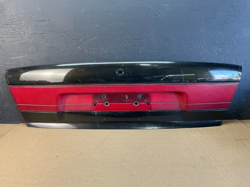 1997 - 1999 Saturn SL2 Sedan Center Tail Light Lid Trunk Rear PanelAD0052 DG