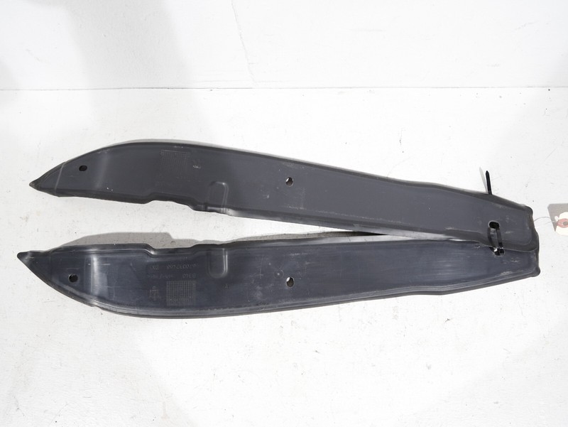 17-20 MASERATI LEVANTE FRONT RIGHT & LEFT FENDER REARWARD PROTECTOR COVER OEM🚗