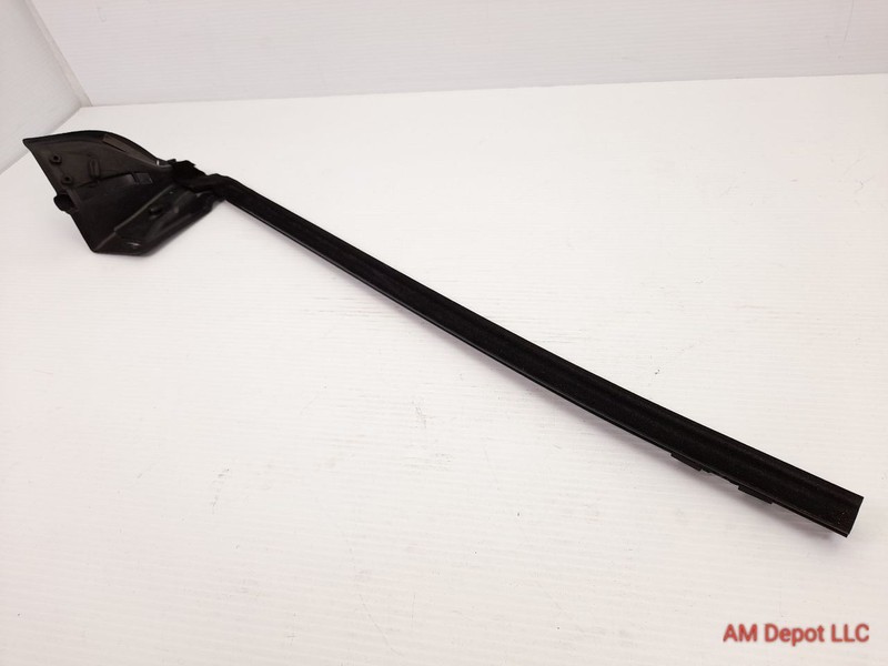 2012 BMW 535i 550i GT F07 Front Right Passenger Door Weatherstrip 51337196344