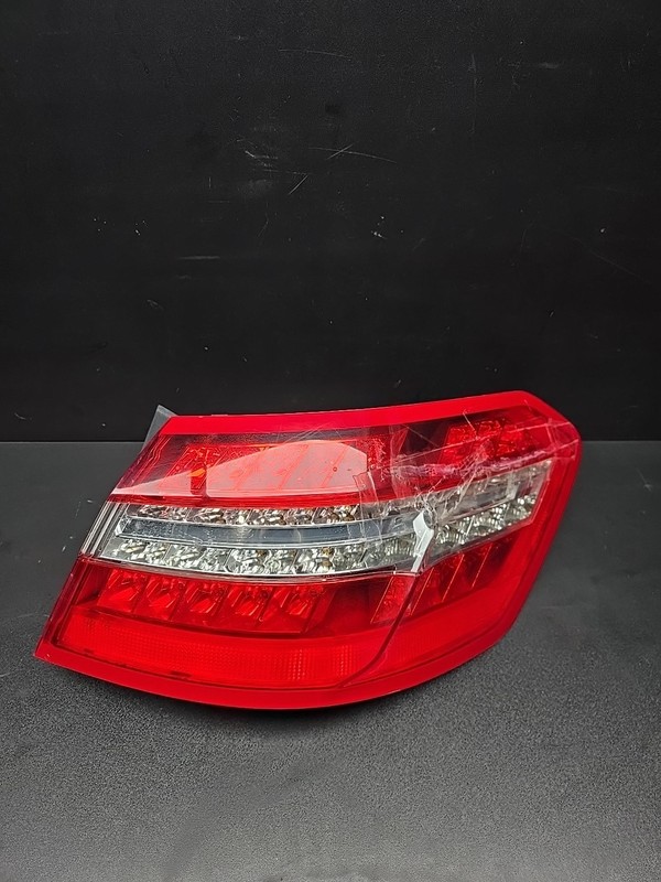 2010 - 2013 Mercedes W212 E350 E550 Sedan LED Right Tail light OEM A2129060858