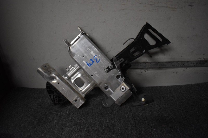 2012-2016 BMW F30 REINFORCEMENT BRACKET TFACTORY OEM