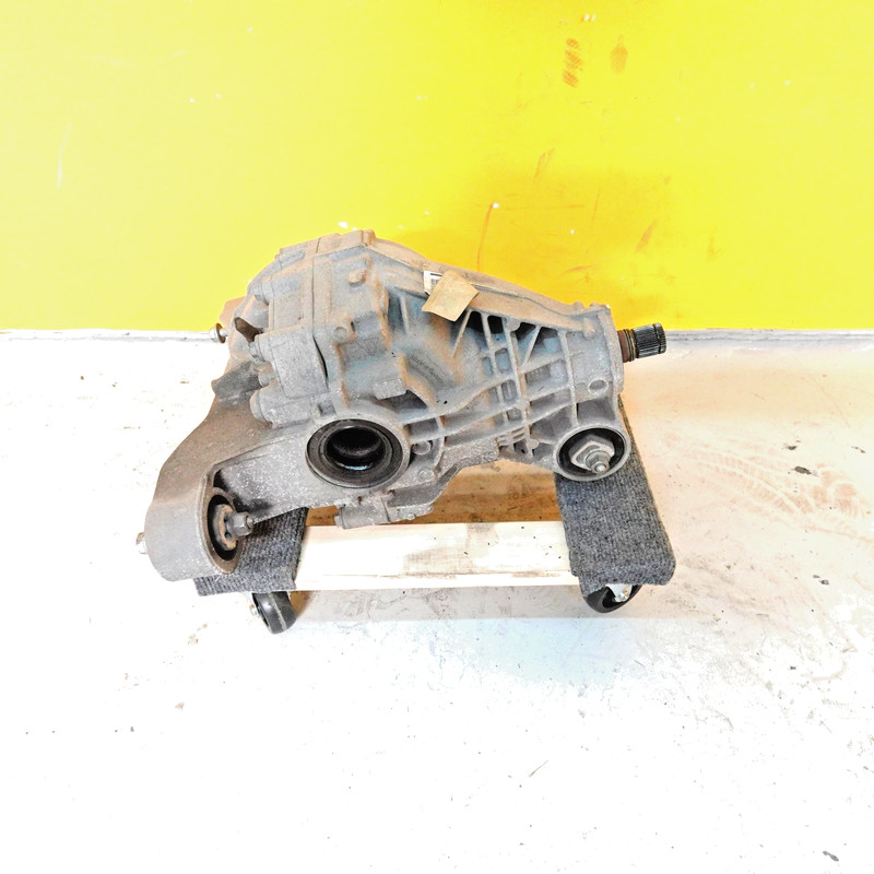 2015-2018 PORSCHE CAYENNE REAR DIFFERENTIAL DIFF AXLE CARRIER OEM 0BN525017D