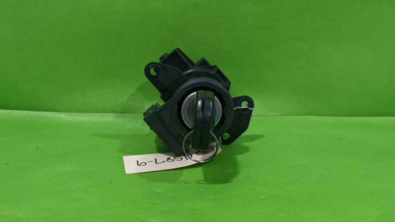 10 11 12 TAURUS IGNITION SWITCH CYLINDER HOUSING W/KEY OEM 4587-9