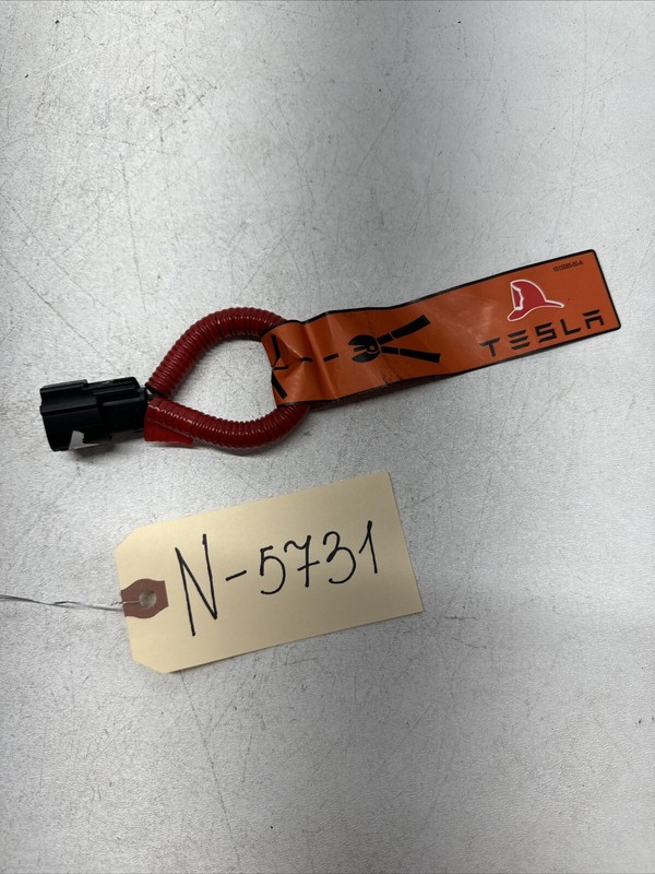 12-20 Tesla S Emergency Power Cut Firman Loop Disconnect 1015585-00 5731 B147