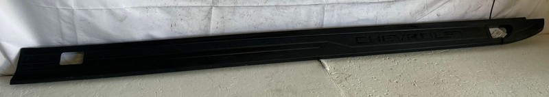 19-26 CHEVROLET SILVERADO 1500 REAR LEFT PICK UP BOX UPPER MOLDING PANEL #109433