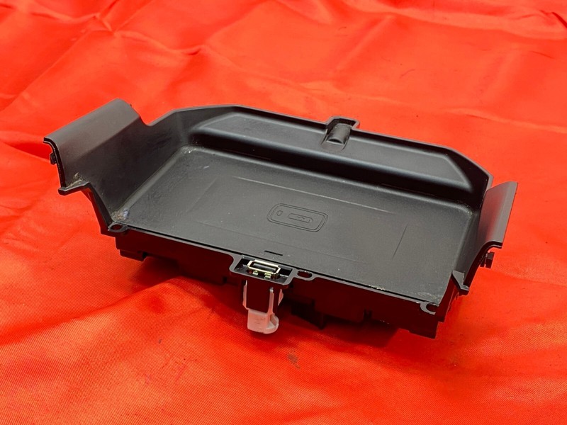 17-23 BMW G30 F90 5 Series Center Console Wireless Charging Pad PCU Unit OEM✅