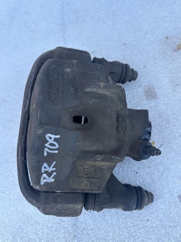 1991 1992 1993 1994-1997 TOYOTA PREVIA RIGHT PASSENGER SIDE REAR BRAKE CALIPER