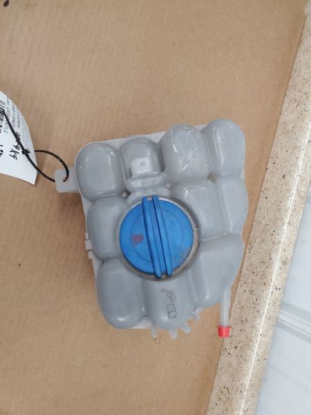 Coolant Reservoir Fits 11-18 PORSCHE CAYENNE 279332