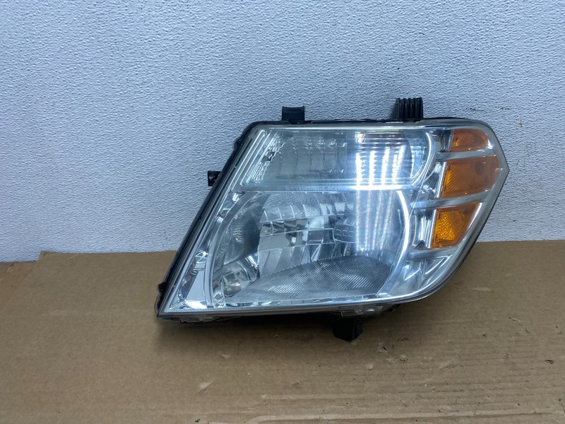 2008 to 2012 Nissan Pathfinder Halogen Headlight Left Driver Lh Oem AD3876 DW