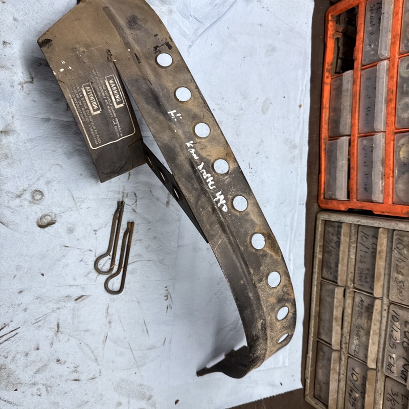 1981 Kawasaki Invader 440 L/C Vintage Snowmobile clutch and belt guard good