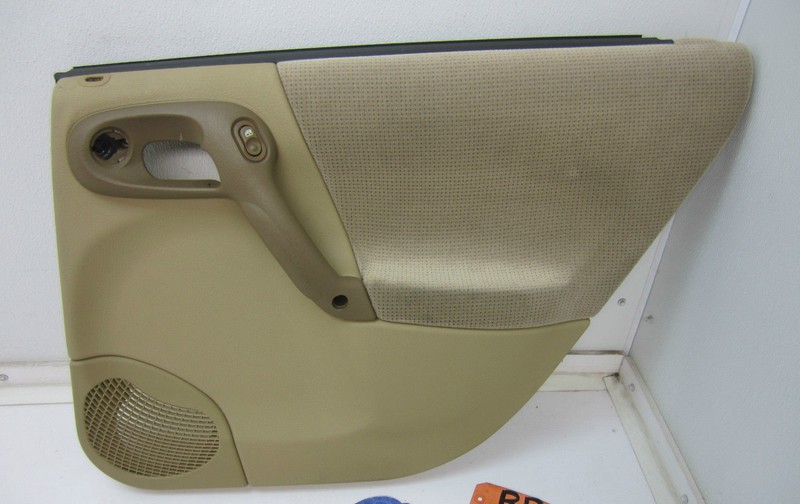 DOOR PANEL ARM CAR PASSENGER RIGHT REAR BACK REST RH 00 01 SATURN L SERIES SEDAN