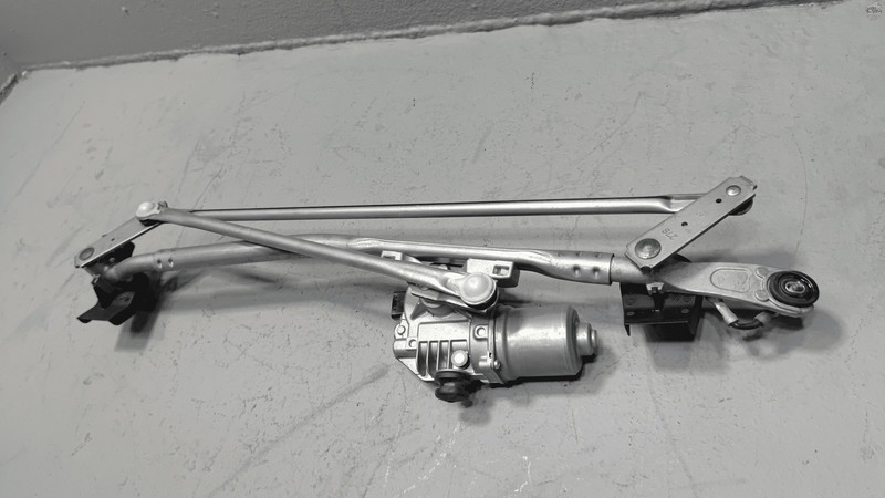 2018-2020 TOYOTA CAMRY WINDSHIELD WIPER TRANSMISSION LINKAGE & MOTOR OEM