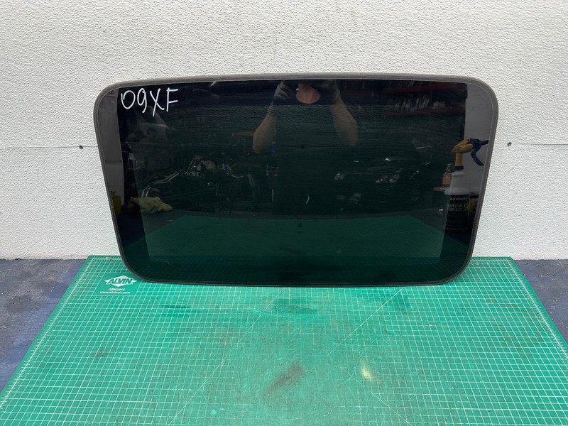 09-15 JAGUAR XF XFR X250 UPPER EXTERIOR SUNROOF SUN ROOF WINDOW GLASS PANEL OEM