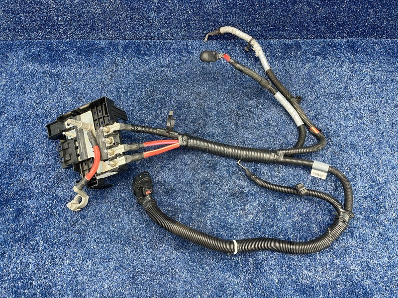 2014-2018 GMC SIERRA 1500 Positive Battery Cable Fuse Block Assembly OEM 151k M