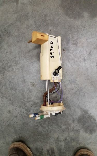 Fuel Pump Assembly 3.8L Fits 04-05 BONNEVILLE 225344
