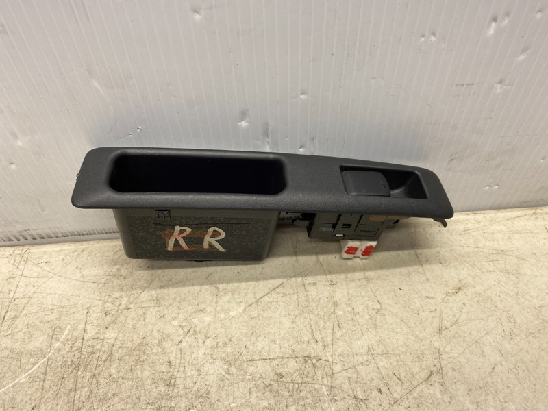 2011-2013 NISSAN ROGUE RIGHT REAR DOOR POWER WINDOW SWITCH AND TRIM BLACK OEM