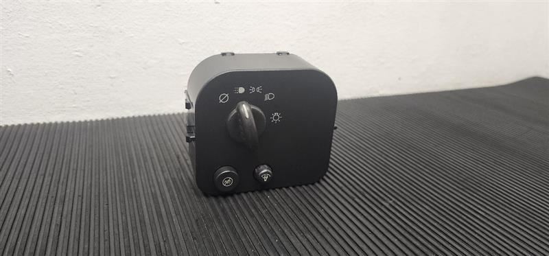 03-09 Chevrolet Trailblazer Heandlight Switch W/ Dimmer No Fog OEM 25932636