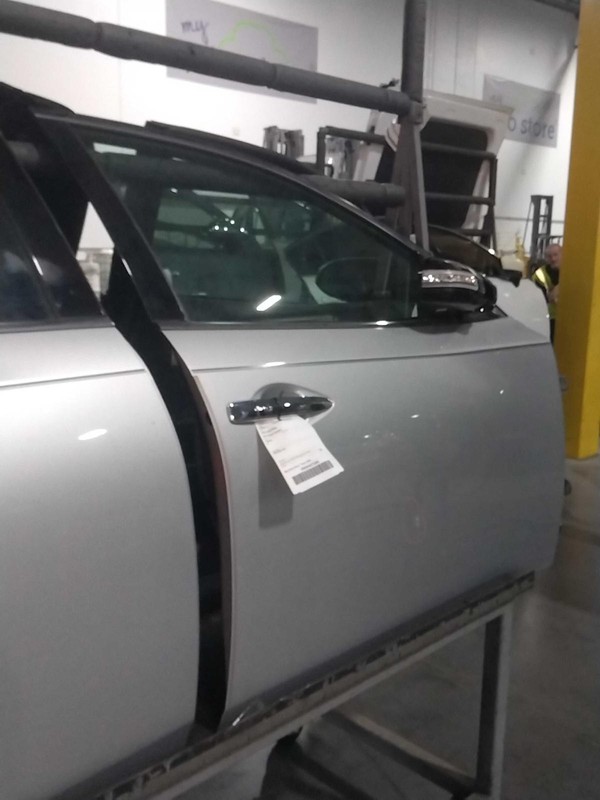 2014 Nissan Maxima Right Front Door Silver 325276 143K Miles Used Parts