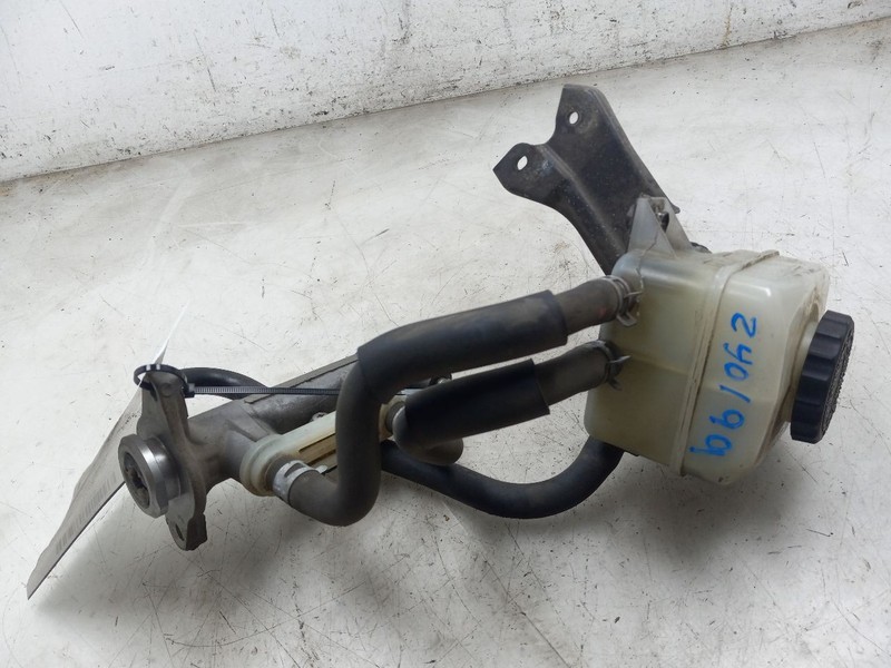 00 01 02 LEXUS RX300 3.0L BRAKE MASTER CYLINDER