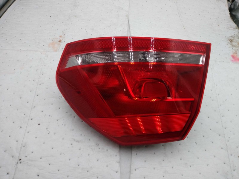 2014 Volkswagen Passat Right Tail Light Assembly Black OEM Used 155K Miles