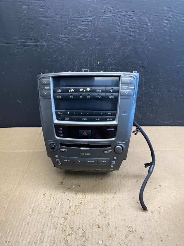 2009 to 2011 Lexus IS250 Screen Radio AM-FM CD Tuner Head Unit OEM AC4740 DG
