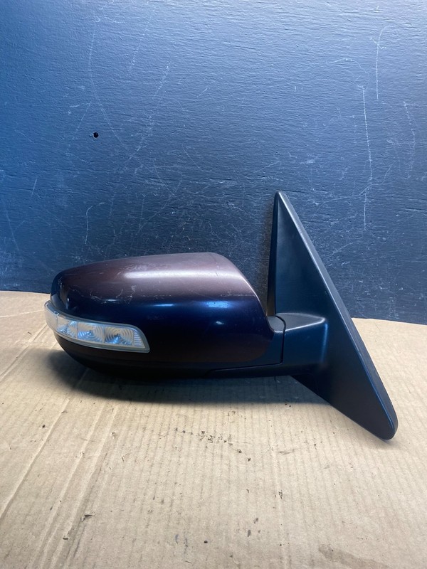 2011 to 2015 Kia Sorento Right Passenger Door Mirror Turn Signal OEM AE2253 DW