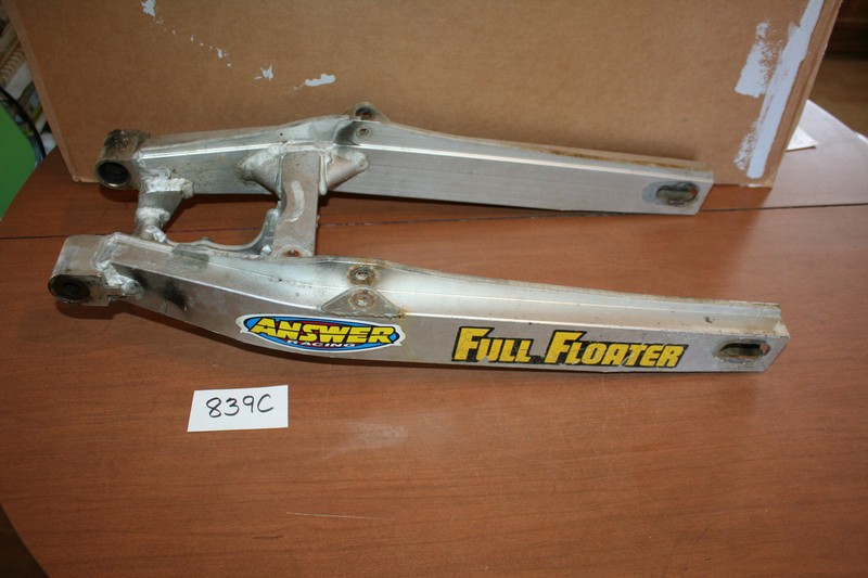 1981 Suzuki RM 125 Swingarm Swing Arm OEM 81