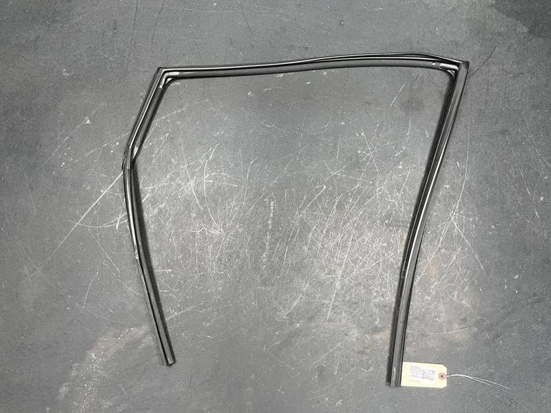 Rear Right Door Window Glass Run Channel 2020 Nissan Pathfinder 2013 2014 - 2019