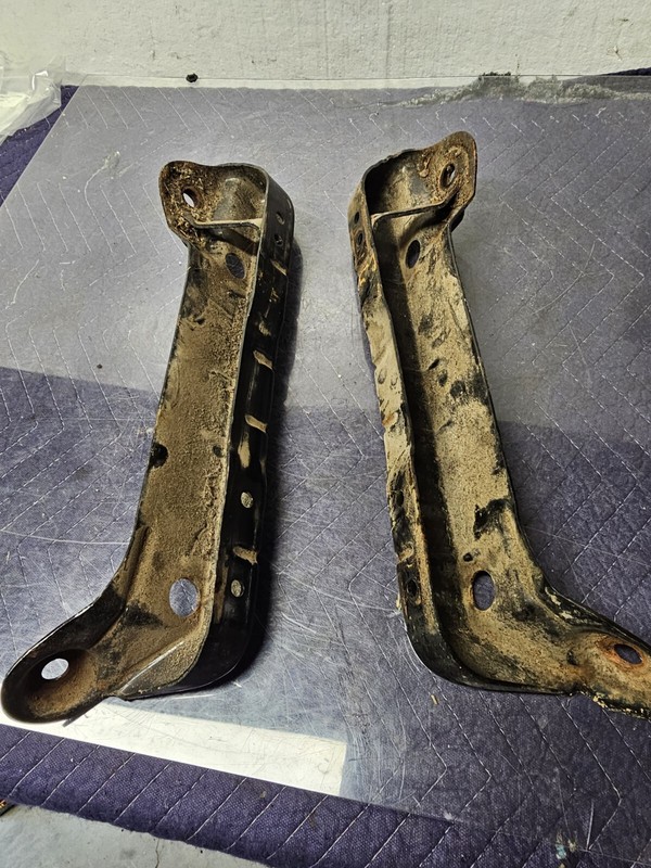 Front Bench Seat Bottom Frame Mounts 1999-2007 Ford F250 F350